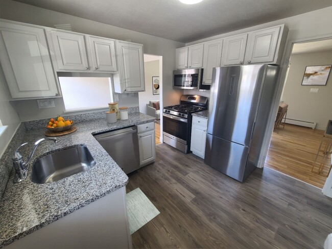 Building Photo - 89 Salmon Brook Dr