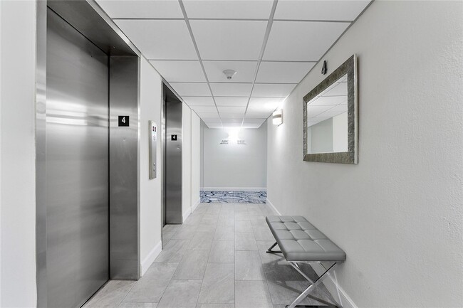 Building Photo - 2715 N Ocean Blvd