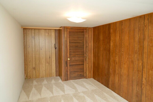 Building Photo - 109 Piedmont Ave N