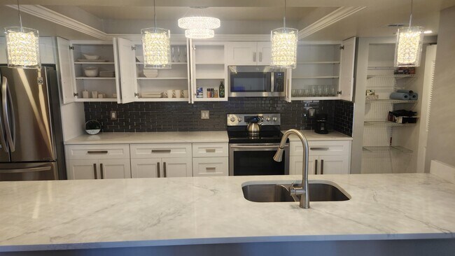 Building Photo - 950 Egret Cir