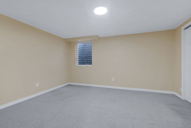 Building Photo - Available NOW! 3 Bedroom 2 Bath Beautiful Home in BOULDER!