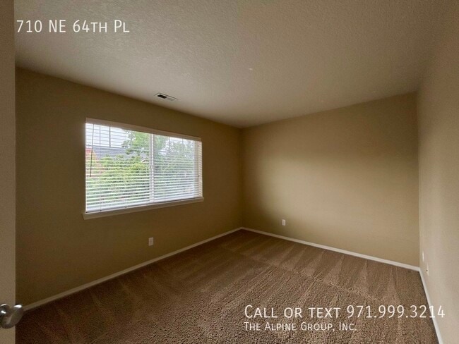Building Photo - 710 NE 64th Pl