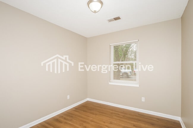 Building Photo - 3316 Sweet Springs Dr