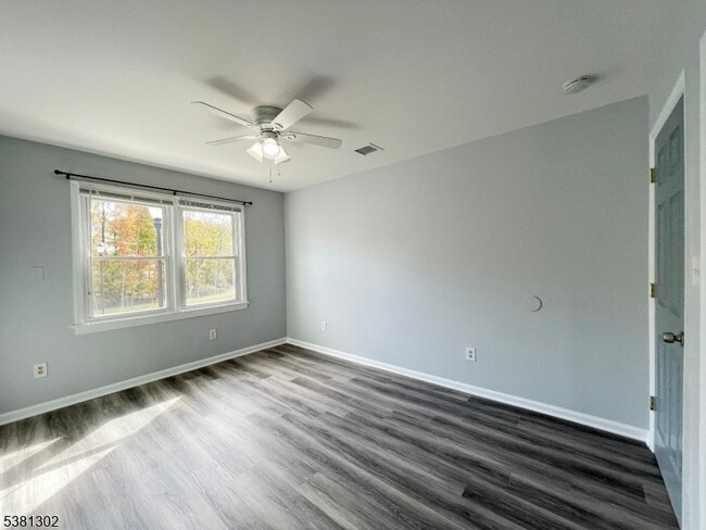 Building Photo - 31 Lakeside Blvd