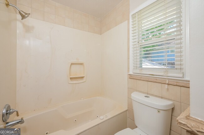 Building Photo - 3518 Sandy Woods Ln