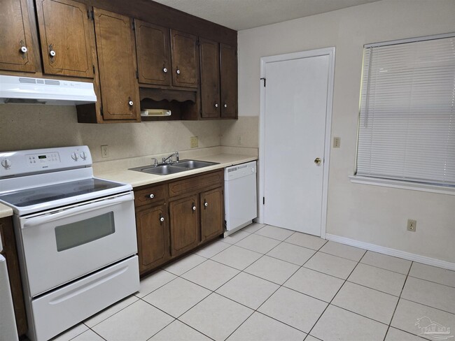 Building Photo - 5396 Camille Gardens Cir