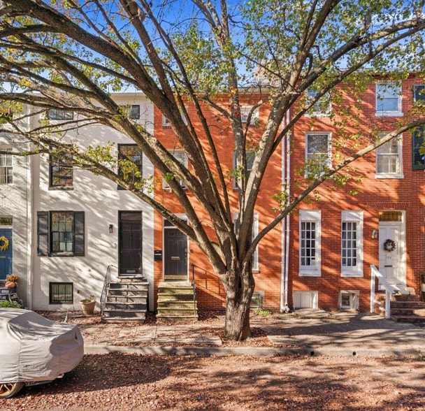 Building Photo - 628 S Paca St