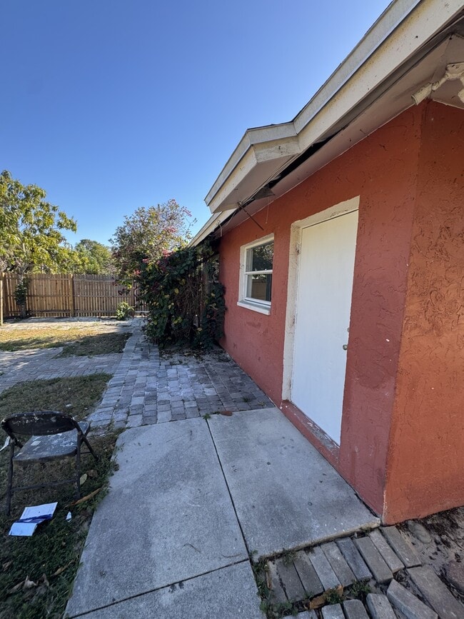 Building Photo - 27665 Horne Ave