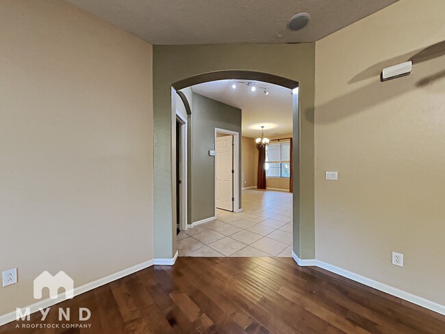 Building Photo - 231 W Flamingo Dr