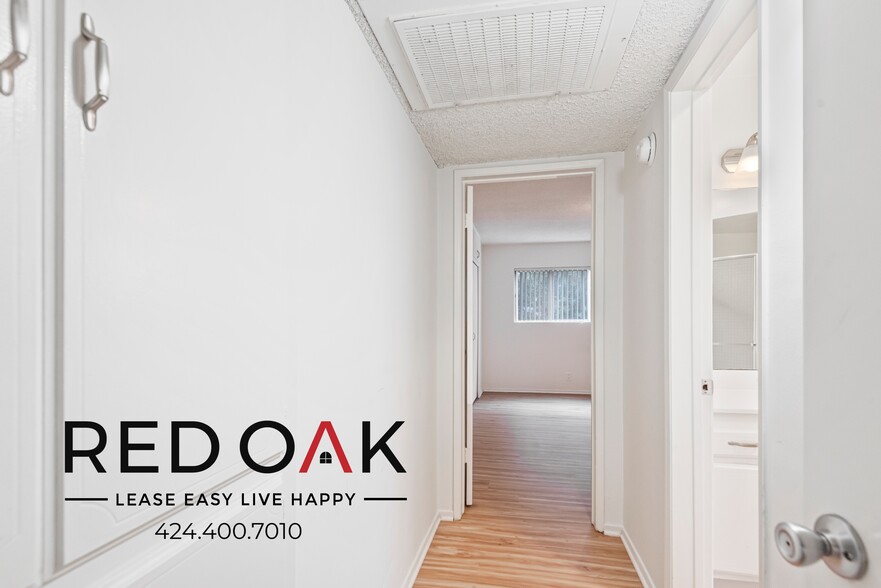 Building Photo - 319 S Clark Dr