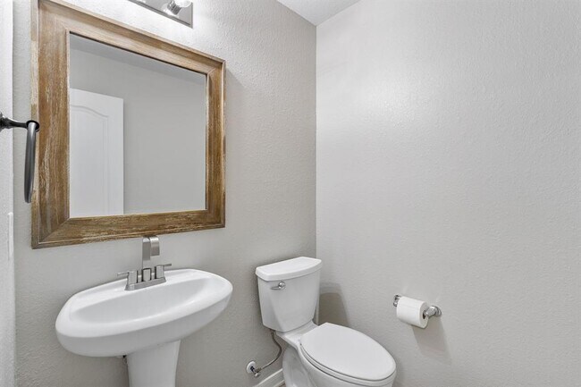 Building Photo - 2721 Sandberry Dr