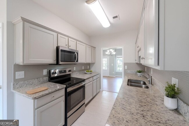 Building Photo - 17 Village Glen