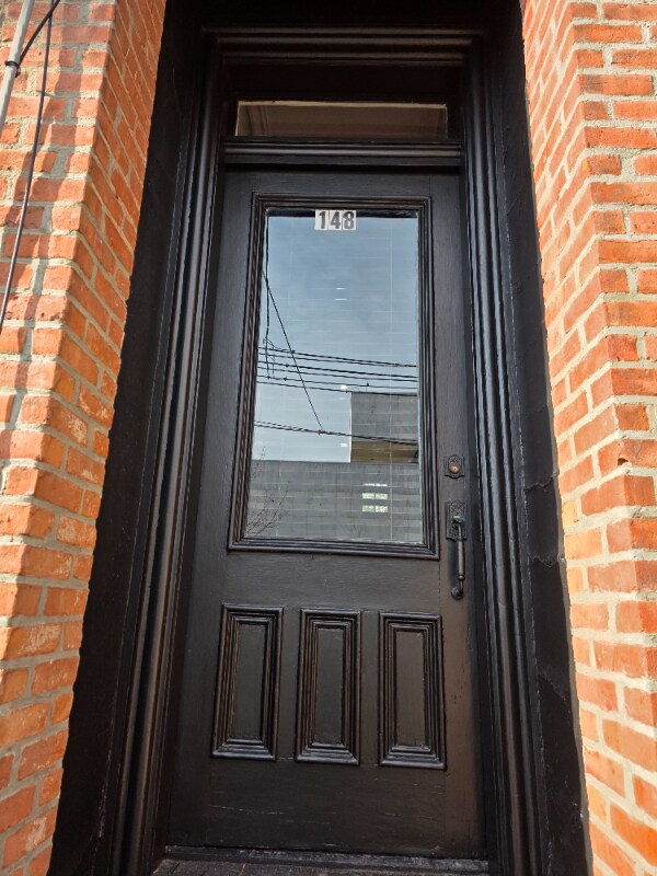 Building Photo - 148 S Swan St