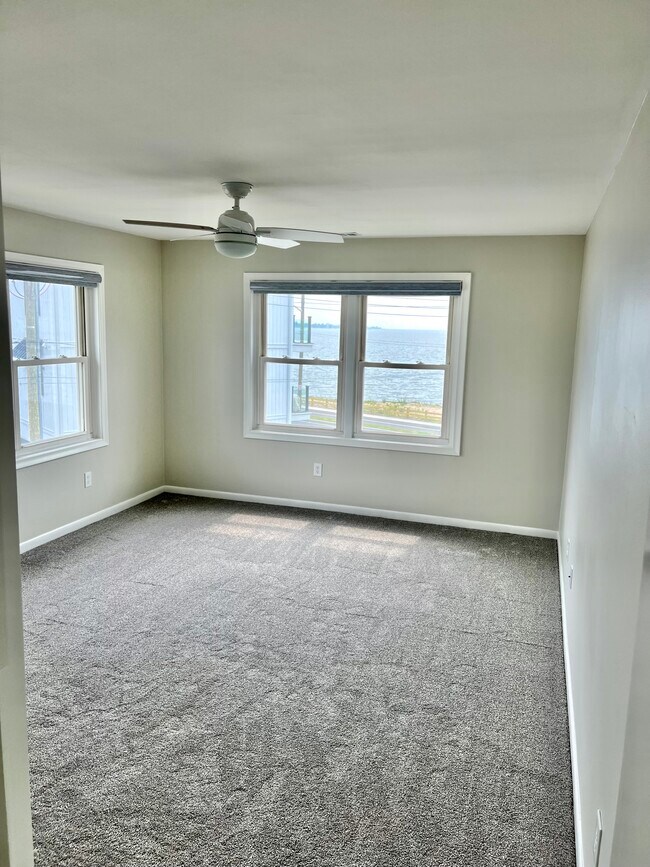 Building Photo - 215 Beach St
