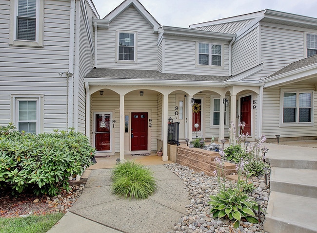 Building Photo - 92 Tulip Ln