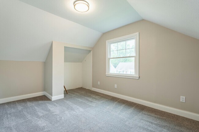 Building Photo - 2100 Delmore St