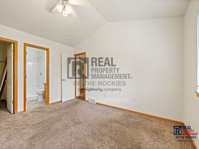 Building Photo - 437 Radiant Dr