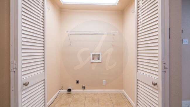 Building Photo - Charming Rancher in Cheyenne Mountain