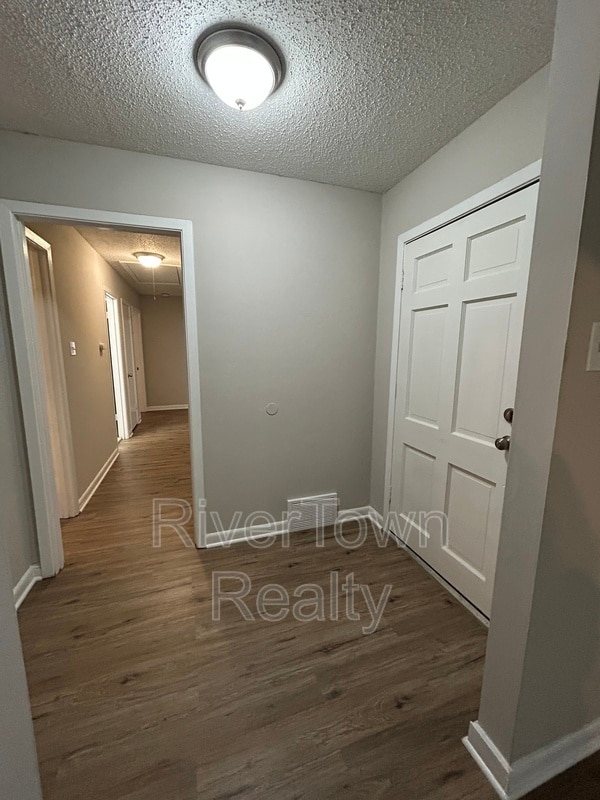 Building Photo - 3293 Leschallas Dr