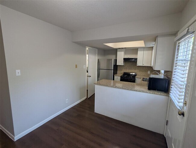Building Photo - 7800 Northcrest Blvd
