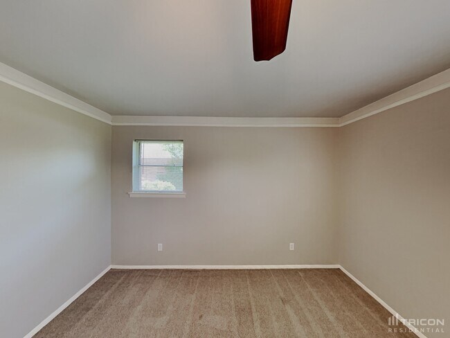 Building Photo - 220 Revere Dr