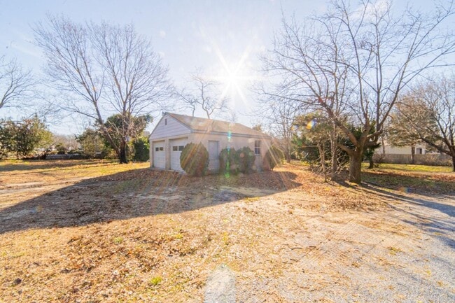 Building Photo - Beautifully refreshed 4-bedroom, 2-bath home in Millville