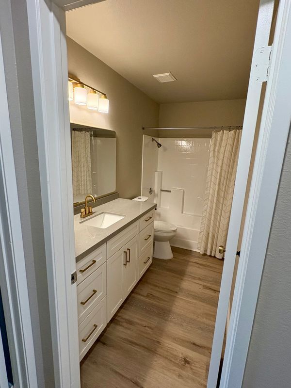 Building Photo - 612 Maybritt Cir