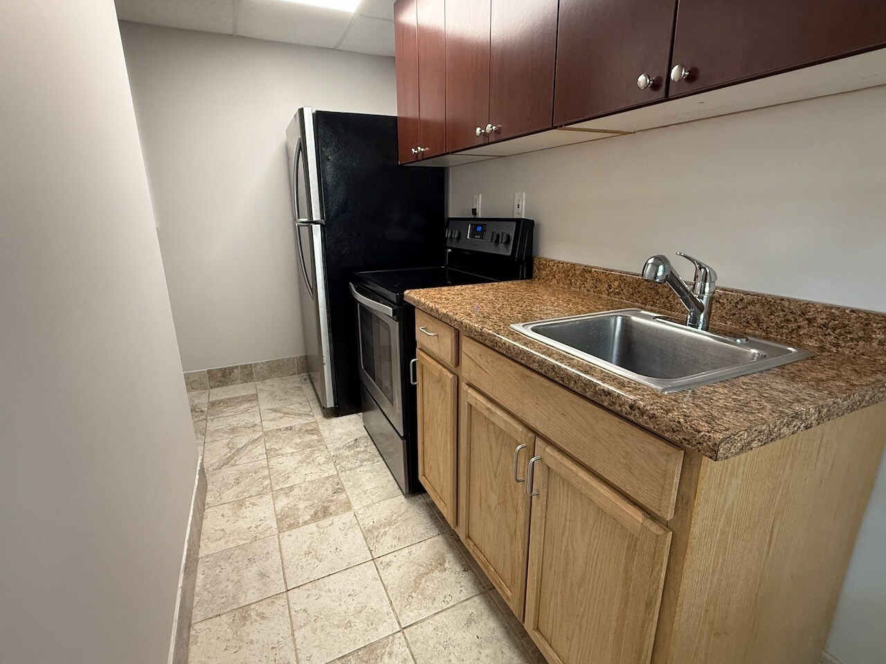 Building Photo - 327 Braehead Dr