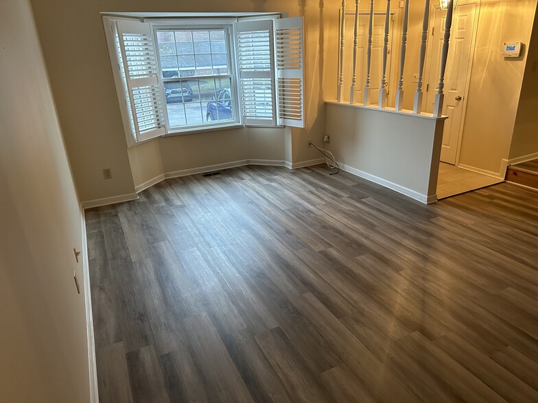 Living Room - 9120 Dominion Cir