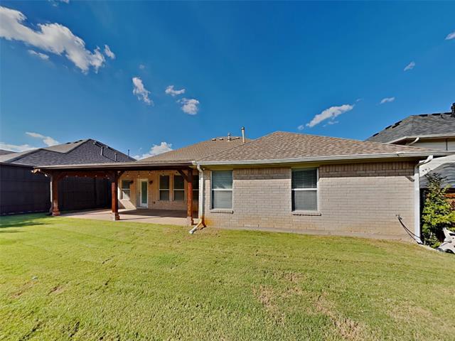 Building Photo - 2214 Frio Dr