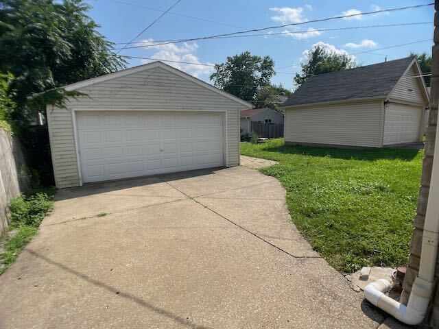 Building Photo - Beautiful Home in Mature Neighborhood