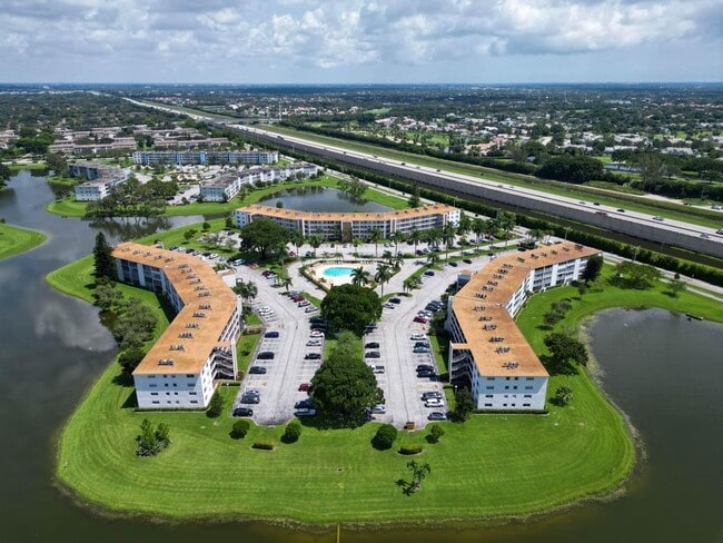 Building Photo - 2044 Hythe A