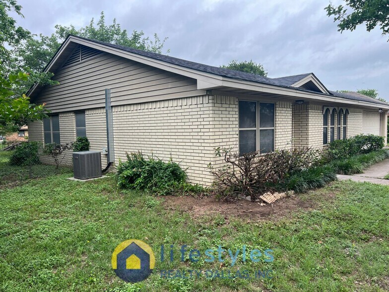 Building Photo - 1118 Pawnee St