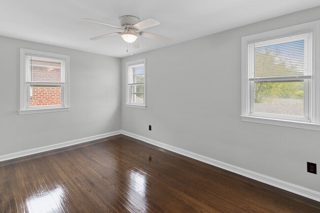 Building Photo - 145 Isabel Ave