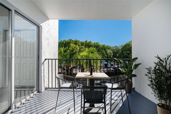 Building Photo - 2463 Coral Wy