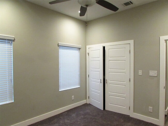 Building Photo - 3249 Dixie Dr