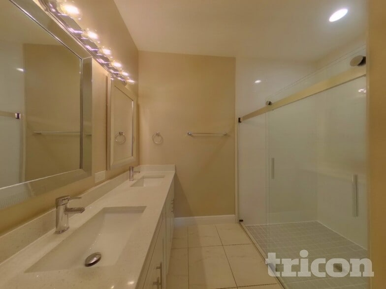 Building Photo - 2990 Galaxy St