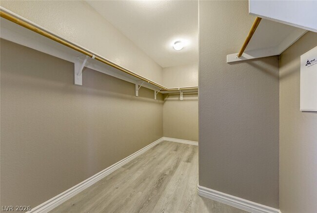 Building Photo - 7940 Dexter Falls St