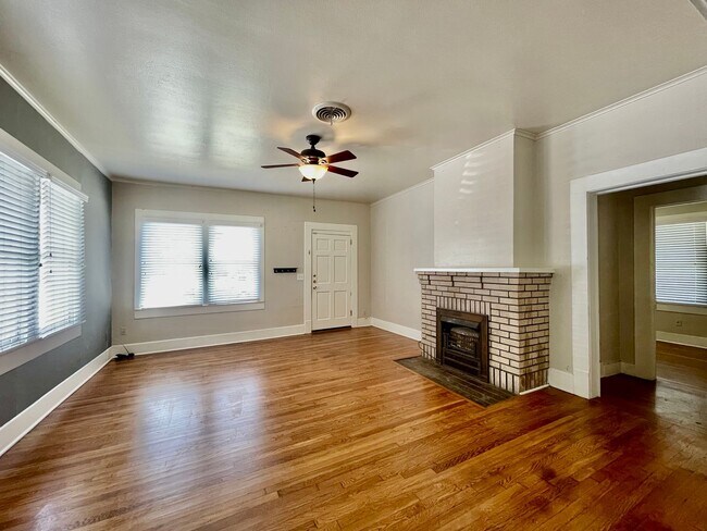 Building Photo - Charming + Convenience - 3 Bedroom, 2 Bathroom Home