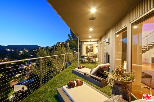 Building Photo - 9416 Beverlycrest Dr