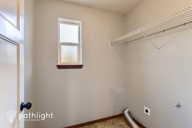 Building Photo - 52166 SE 2nd St, Scappoose, OR, 97056