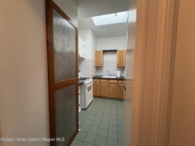 Building Photo - 302 Wall St