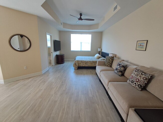 Building Photo - 16228 Via Solera Cir