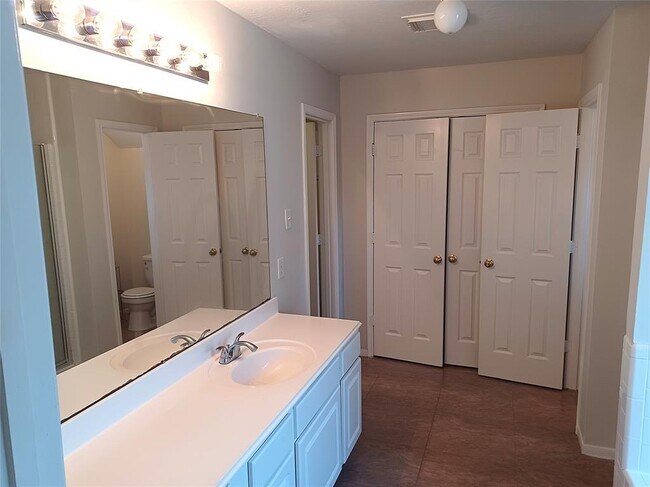 Building Photo - 13414 Beechglen Ln