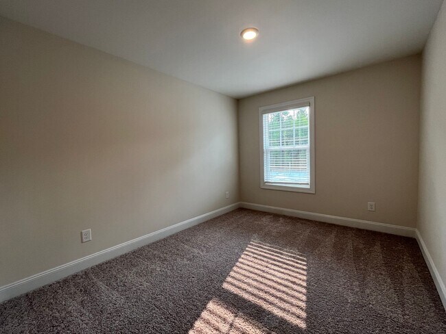 Building Photo - Stunning 3BD, 2.5BA Raleigh Townhome with ...