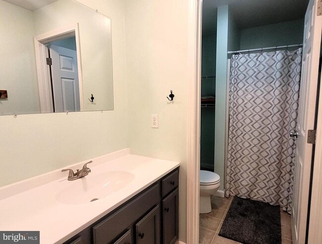 Building Photo - 124 Dickens Ln