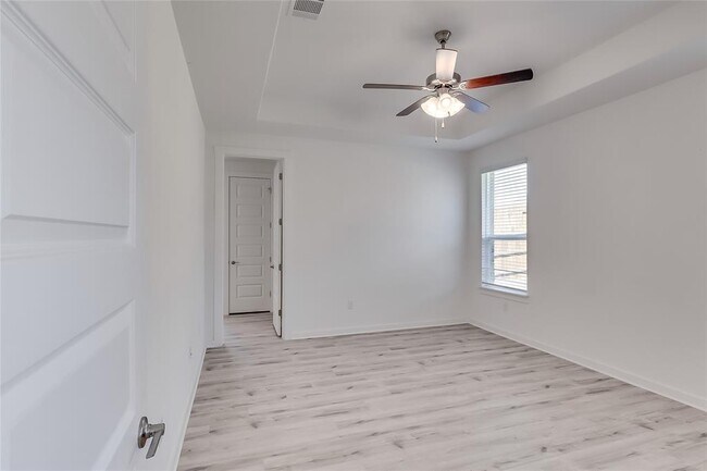 Building Photo - 2321 Bravo Pass