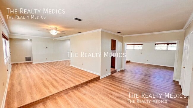 Building Photo - 1516 Dove Dr