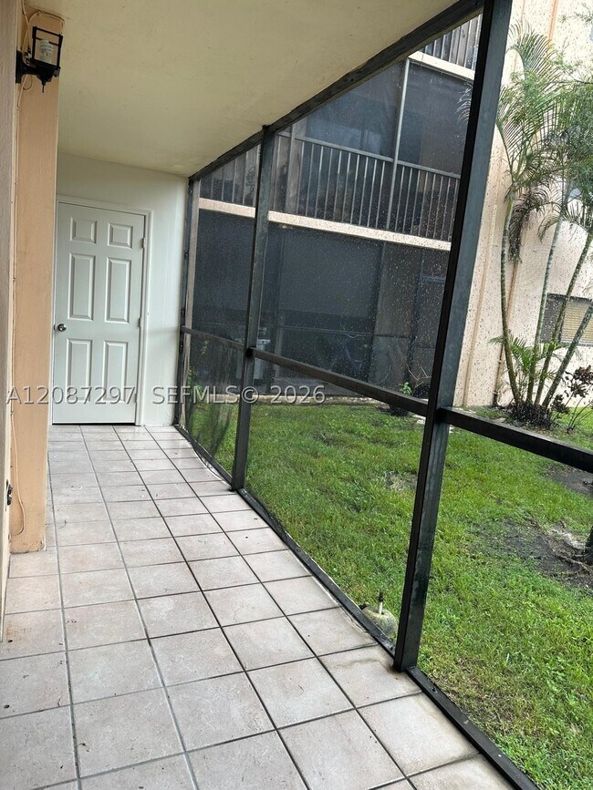 Building Photo - 8730 SW 133rd Ave