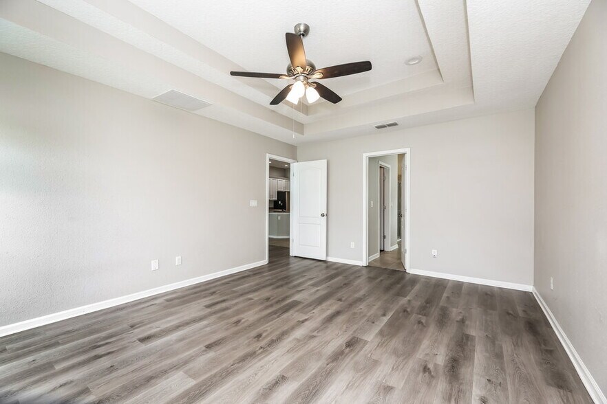 Building Photo - 11025 Snowbrook Ct